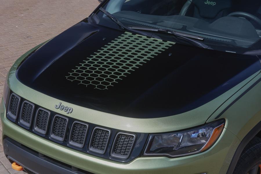 Детали экстерьера Jeep Trailpass Concept (MP) 2017 года  (фото 5 из 14)